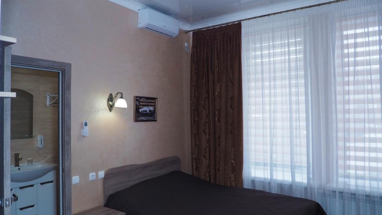 Hotel "Nizhyn" Exterior photo